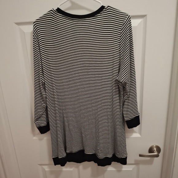 Torrid Womens Plus Size 3 Measures 1x Black White Striped Ribbed Knit  Tunic - Picture 3 of 6